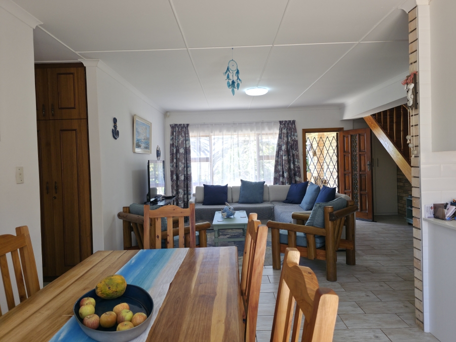 4 Bedroom Property for Sale in Wavecrest Eastern Cape